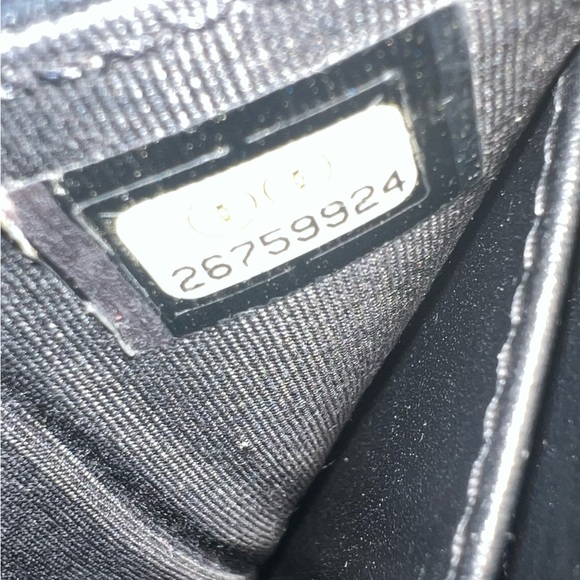 CHANEL Caviar leather wallet - Picture 7 of 10